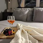 Mere - Private Yard, Sauna And Pet Friendly