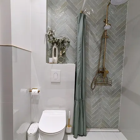 Mere Apartment - Private Yard, Sauna And Pet Friendly