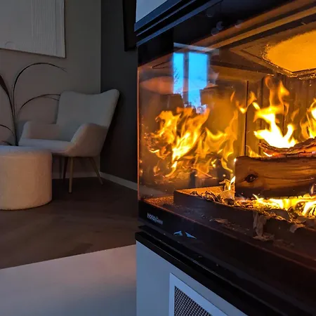 Mere Apartment - Private Yard, Sauna And Pet Friendly פארנו