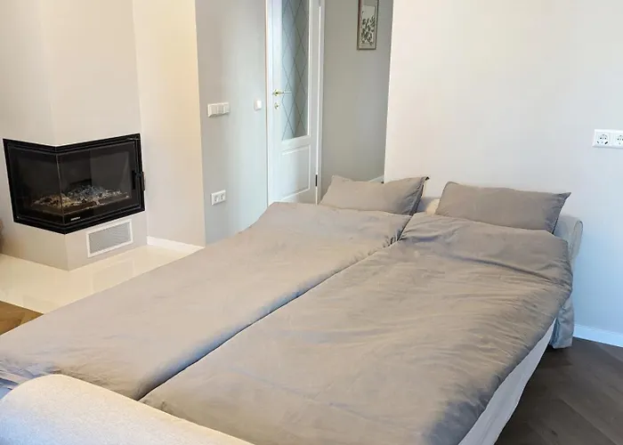 Mere - Private Yard, Sauna And Pet Friendly Apartment *