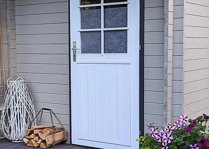 Mere - Private Yard, Sauna And Pet Friendly Apartment Parnu